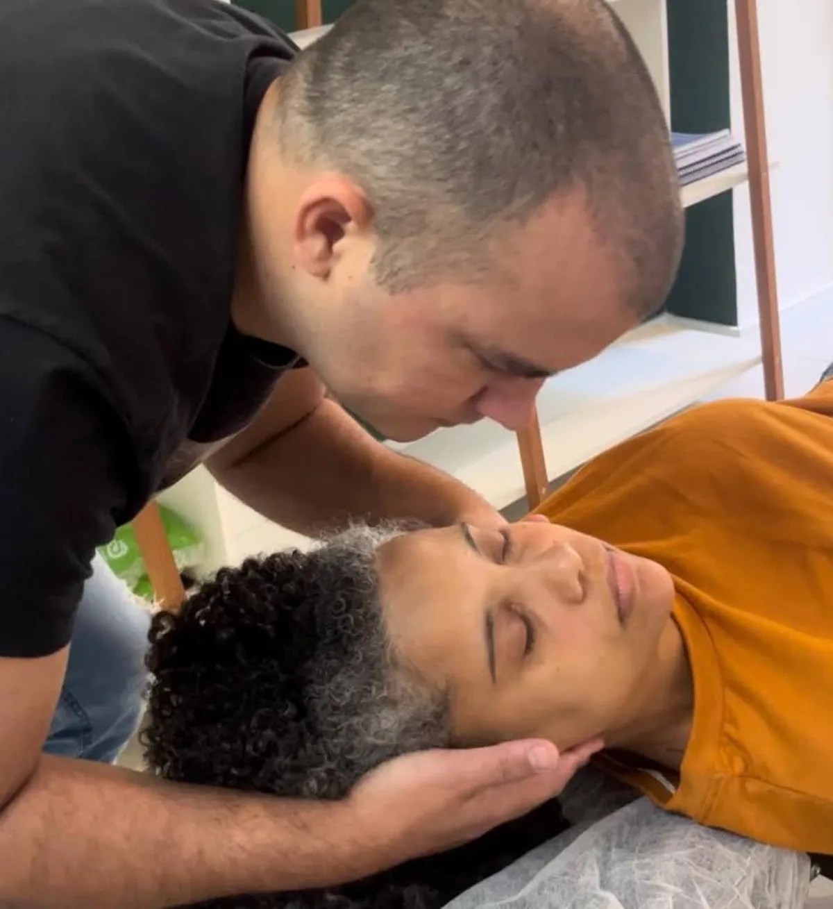 Avaliação cervical individualizada na Clínica de Quiropraxia Luciano Alves